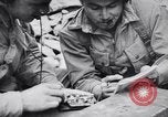 Immagine di Signal Corps Radio 694 SCR United States USA, 1944, secondo 38 filmato di repertorio 65675039093
