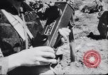 Immagine di Signal Corps Radio 694 SCR United States USA, 1944, secondo 41 filmato di repertorio 65675039093