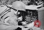 Immagine di Signal Corps Radio 694 SCR United States USA, 1944, secondo 44 filmato di repertorio 65675039093