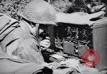 Immagine di Signal Corps Radio 694 SCR United States USA, 1944, secondo 46 filmato di repertorio 65675039093