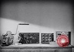 Immagine di Signal Corps Radio 694 SCR United States USA, 1944, secondo 51 filmato di repertorio 65675039093