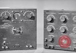 Immagine di Signal Corps Radio 694 SCR United States USA, 1944, secondo 59 filmato di repertorio 65675039093