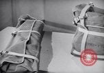 Immagine di Signal Corps Radio 694 SCR United States USA, 1944, secondo 17 filmato di repertorio 65675039094