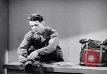 Immagine di Signal Corps Radio 694 SCR United States USA, 1944, secondo 24 filmato di repertorio 65675039094