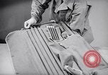 Immagine di Signal Corps Radio 694 SCR United States USA, 1944, secondo 26 filmato di repertorio 65675039094