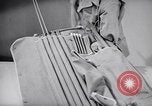 Immagine di Signal Corps Radio 694 SCR United States USA, 1944, secondo 30 filmato di repertorio 65675039094