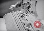 Immagine di Signal Corps Radio 694 SCR United States USA, 1944, secondo 31 filmato di repertorio 65675039094