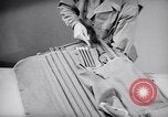 Immagine di Signal Corps Radio 694 SCR United States USA, 1944, secondo 33 filmato di repertorio 65675039094