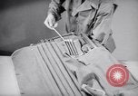 Immagine di Signal Corps Radio 694 SCR United States USA, 1944, secondo 37 filmato di repertorio 65675039094
