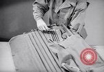 Immagine di Signal Corps Radio 694 SCR United States USA, 1944, secondo 38 filmato di repertorio 65675039094