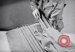 Immagine di Signal Corps Radio 694 SCR United States USA, 1944, secondo 41 filmato di repertorio 65675039094