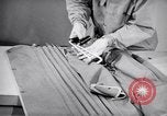 Immagine di Signal Corps Radio 694 SCR United States USA, 1944, secondo 52 filmato di repertorio 65675039094