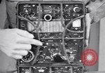 Immagine di Signal Corps Radio 694 SCR United States USA, 1944, secondo 6 filmato di repertorio 65675039095