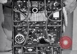 Immagine di Signal Corps Radio 694 SCR United States USA, 1944, secondo 17 filmato di repertorio 65675039095