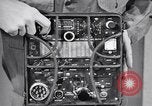 Immagine di Signal Corps Radio 694 SCR United States USA, 1944, secondo 18 filmato di repertorio 65675039095