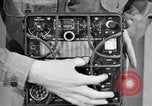 Immagine di Signal Corps Radio 694 SCR United States USA, 1944, secondo 21 filmato di repertorio 65675039095