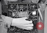 Immagine di Signal Corps Radio 694 SCR United States USA, 1944, secondo 22 filmato di repertorio 65675039095