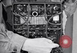Immagine di Signal Corps Radio 694 SCR United States USA, 1944, secondo 33 filmato di repertorio 65675039095