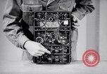 Immagine di Signal Corps Radio 694 SCR United States USA, 1944, secondo 39 filmato di repertorio 65675039095