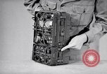 Immagine di Signal Corps Radio 694 SCR United States USA, 1944, secondo 50 filmato di repertorio 65675039095