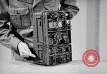 Immagine di Signal Corps Radio 694 SCR United States USA, 1944, secondo 55 filmato di repertorio 65675039095