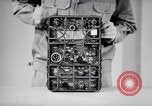 Immagine di Signal Corps Radio 694 SCR United States USA, 1944, secondo 58 filmato di repertorio 65675039095