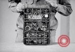 Immagine di Signal Corps Radio 694 SCR United States USA, 1944, secondo 61 filmato di repertorio 65675039095