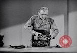 Immagine di Signal Corps Radio 694 SCR United States USA, 1944, secondo 3 filmato di repertorio 65675039096