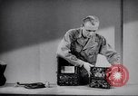 Immagine di Signal Corps Radio 694 SCR United States USA, 1944, secondo 5 filmato di repertorio 65675039096