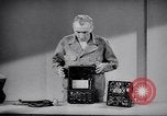 Immagine di Signal Corps Radio 694 SCR United States USA, 1944, secondo 6 filmato di repertorio 65675039096