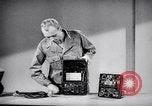 Immagine di Signal Corps Radio 694 SCR United States USA, 1944, secondo 10 filmato di repertorio 65675039096