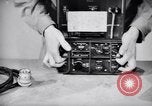 Immagine di Signal Corps Radio 694 SCR United States USA, 1944, secondo 17 filmato di repertorio 65675039096