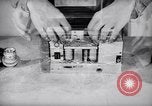 Immagine di Signal Corps Radio 694 SCR United States USA, 1944, secondo 20 filmato di repertorio 65675039096