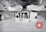 Immagine di Signal Corps Radio 694 SCR United States USA, 1944, secondo 23 filmato di repertorio 65675039096