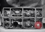 Immagine di Signal Corps Radio 694 SCR United States USA, 1944, secondo 37 filmato di repertorio 65675039096