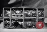 Immagine di Signal Corps Radio 694 SCR United States USA, 1944, secondo 40 filmato di repertorio 65675039096