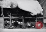 Immagine di Signal Corps Radio 694 SCR United States USA, 1944, secondo 41 filmato di repertorio 65675039096