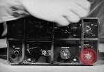 Immagine di Signal Corps Radio 694 SCR United States USA, 1944, secondo 49 filmato di repertorio 65675039096