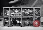 Immagine di Signal Corps Radio 694 SCR United States USA, 1944, secondo 62 filmato di repertorio 65675039096