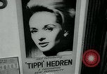 Immagine di Tippi Hedren Albany New York USA, 1963, secondo 11 filmato di repertorio 65675039099