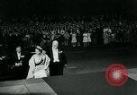 Immagine di Queen Elizabeth Canberra, Australia, 1963, secondo 24 filmato di repertorio 65675039102