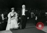 Immagine di Queen Elizabeth Canberra, Australia, 1963, secondo 31 filmato di repertorio 65675039102