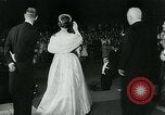 Immagine di Queen Elizabeth Canberra, Australia, 1963, secondo 36 filmato di repertorio 65675039102