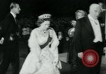 Immagine di Queen Elizabeth Canberra, Australia, 1963, secondo 42 filmato di repertorio 65675039102