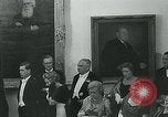 Immagine di Queen Elizabeth Canberra, Australia, 1963, secondo 44 filmato di repertorio 65675039102