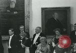 Immagine di Queen Elizabeth Canberra, Australia, 1963, secondo 45 filmato di repertorio 65675039102