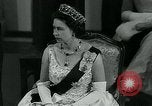 Immagine di Queen Elizabeth Canberra, Australia, 1963, secondo 51 filmato di repertorio 65675039102