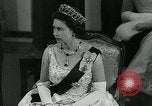 Immagine di Queen Elizabeth Canberra, Australia, 1963, secondo 53 filmato di repertorio 65675039102