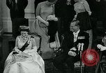 Immagine di Queen Elizabeth Canberra, Australia, 1963, secondo 59 filmato di repertorio 65675039102