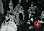 Immagine di Queen Elizabeth Canberra, Australia, 1963, secondo 60 filmato di repertorio 65675039102